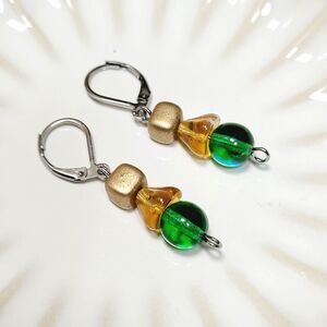 NEW Earrings Petite flower dangle earrings green fairy earrings hand 690ggldl#fs